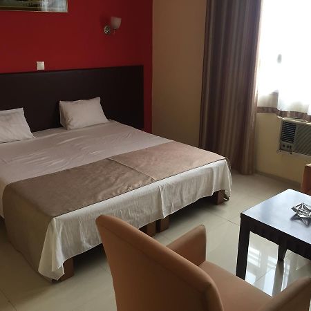 אנטננריבו White Palace Hotel מראה חיצוני תמונה