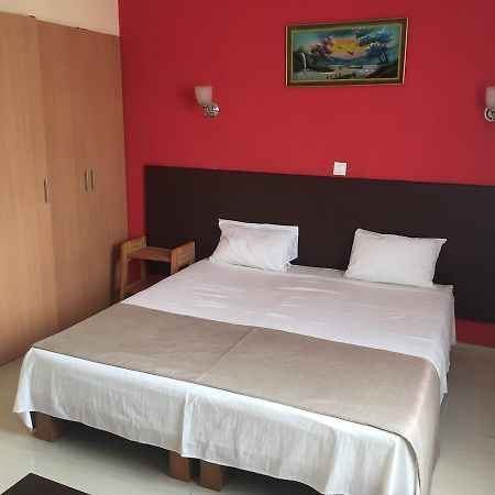 אנטננריבו White Palace Hotel מראה חיצוני תמונה
