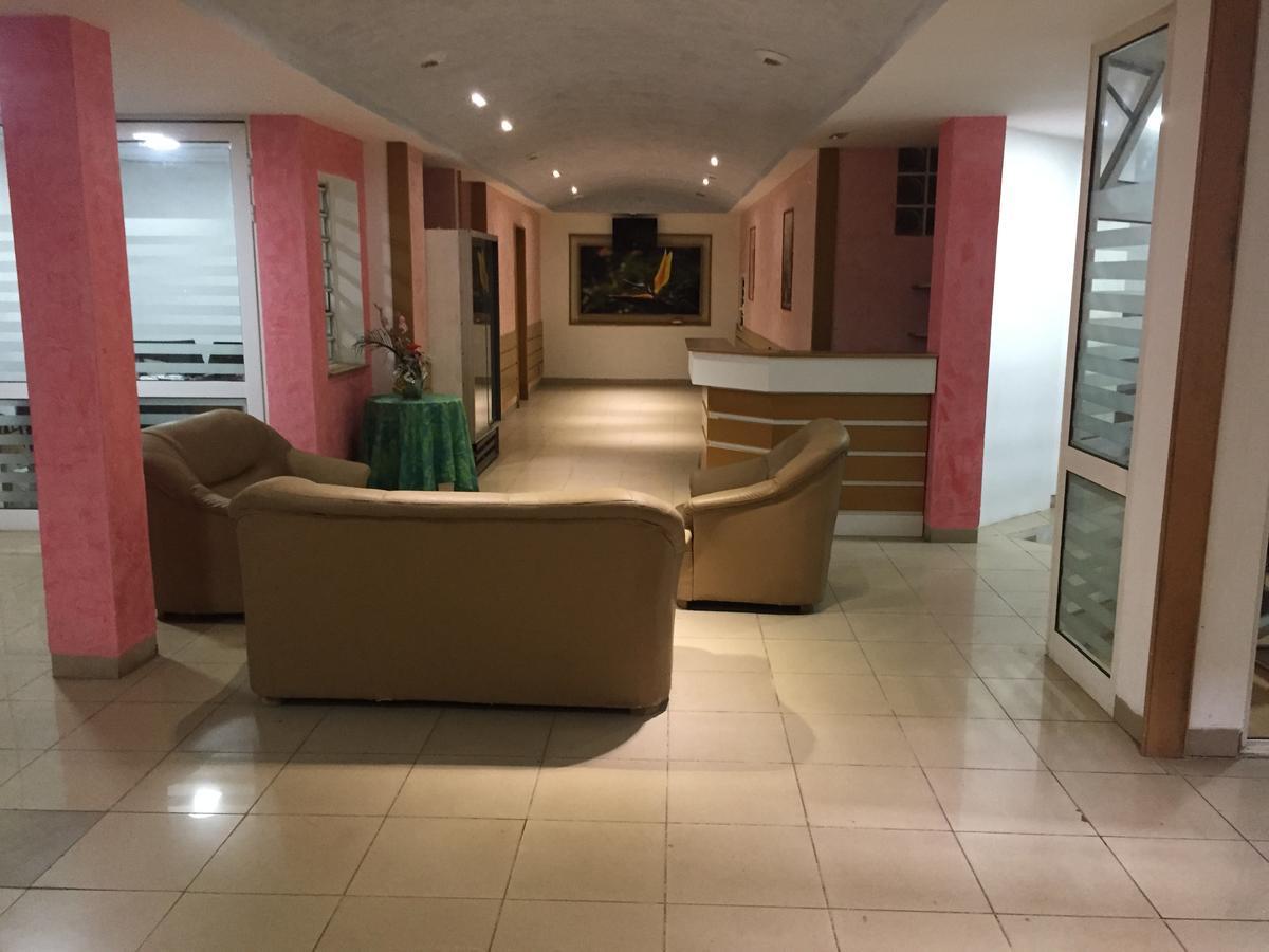 אנטננריבו White Palace Hotel מראה חיצוני תמונה
