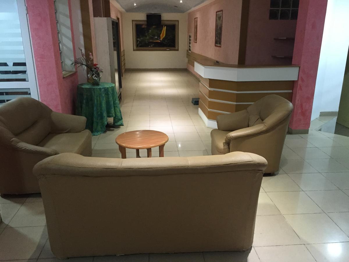 אנטננריבו White Palace Hotel מראה חיצוני תמונה