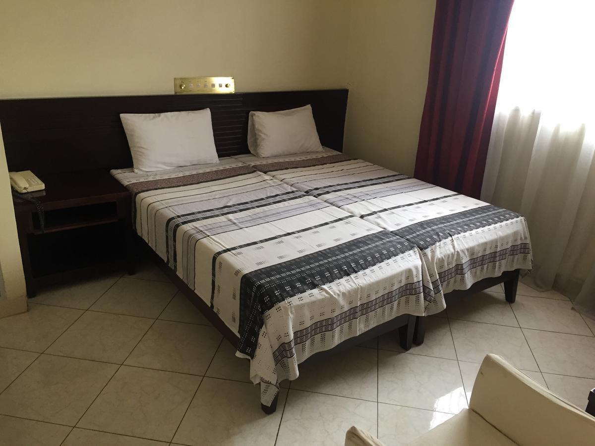 אנטננריבו White Palace Hotel מראה חיצוני תמונה