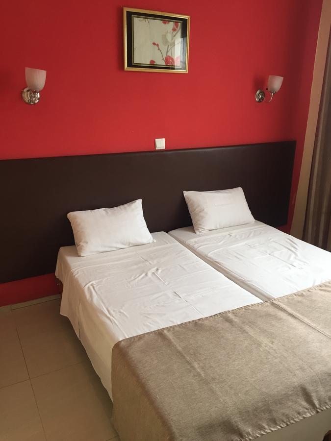 אנטננריבו White Palace Hotel מראה חיצוני תמונה